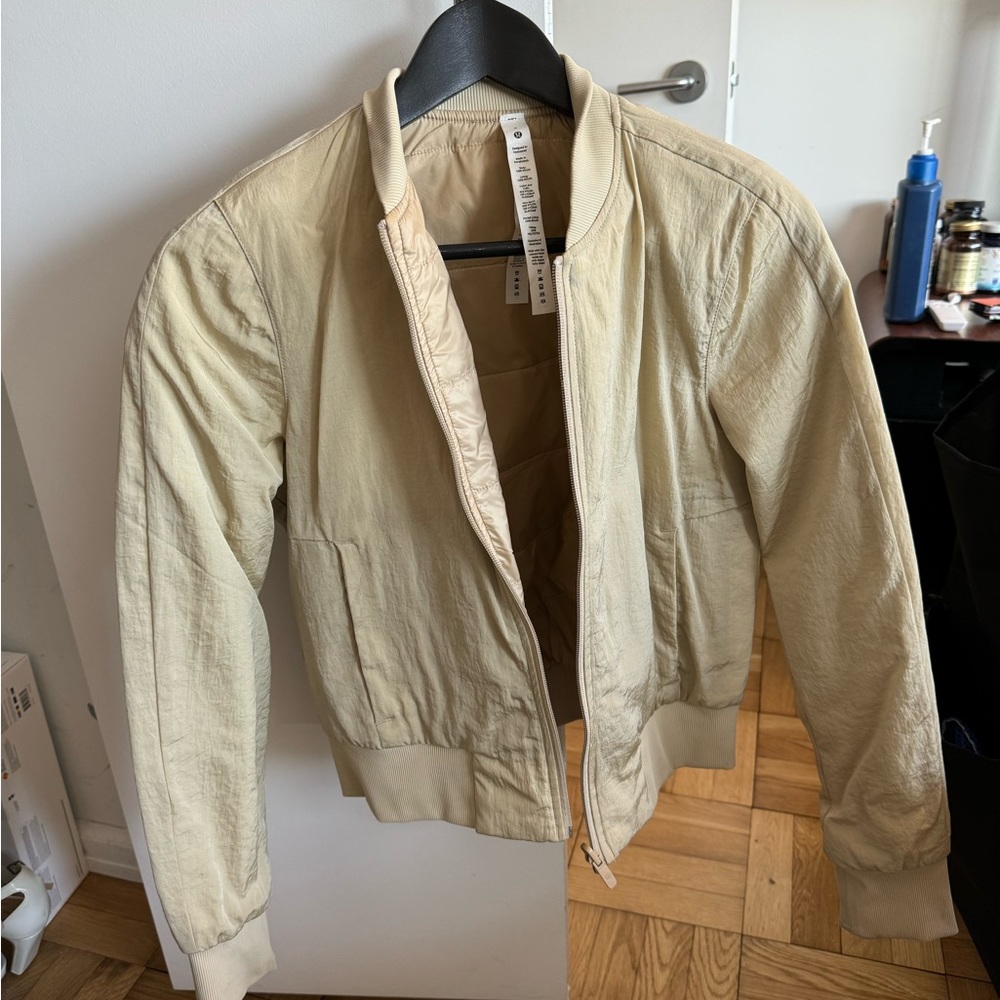 Lululemon metalic bomber